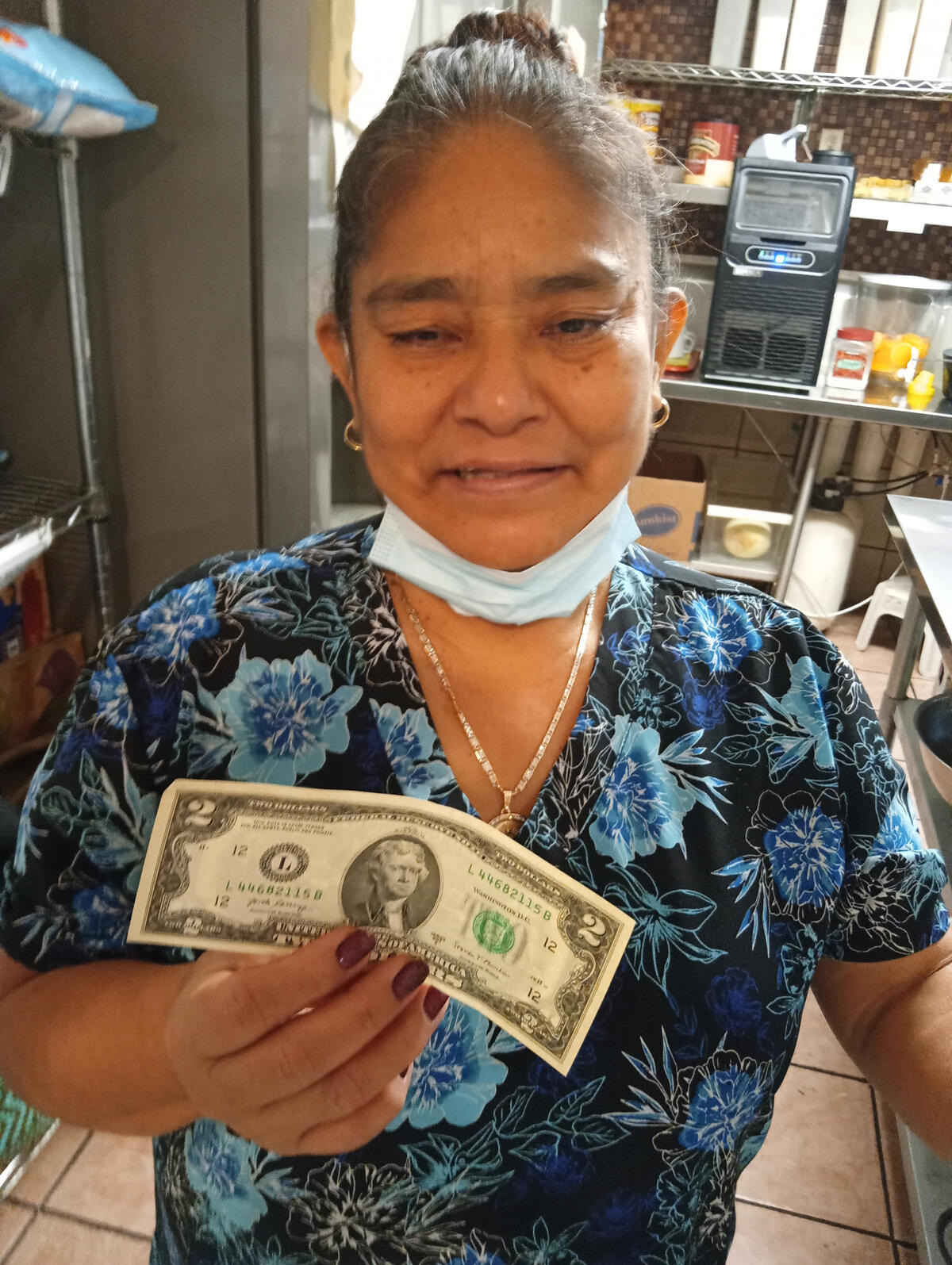 A friend of mine 😇Francesca with a $2 bill featuring ⭐ Thomas Jefferson.