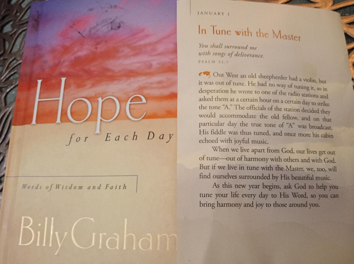 Happy New Year 🎉2025. May ✝️God bless you and your loved ones with vibrant health and a life of fulfillment.🤗