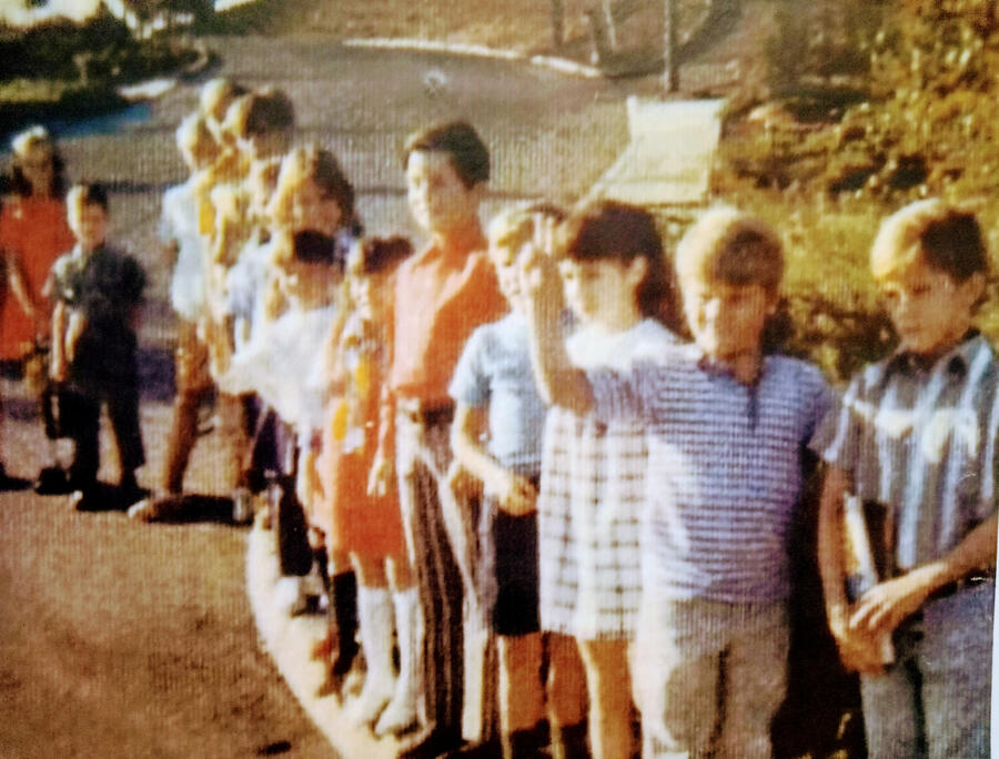 Wooded Hills drive in Almaden valley, suburb of San Jose. Elementary School bus stop. Vance and Chad Walker, Dee Dee and I were dressed in red. Tessie Mazzone and Brent Jones who played football for the San Francisco 49ers.