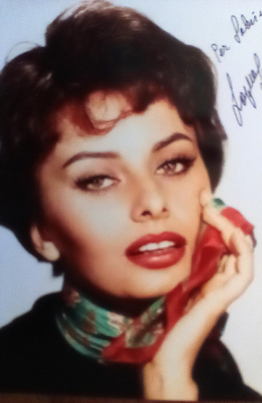 Gorgeous Sophia Loren turned 90 years old on the 20th of September. Dad was with her at a restaurant in Hollywood years ago. She endorsed my book about Leonardo da Vinci.
